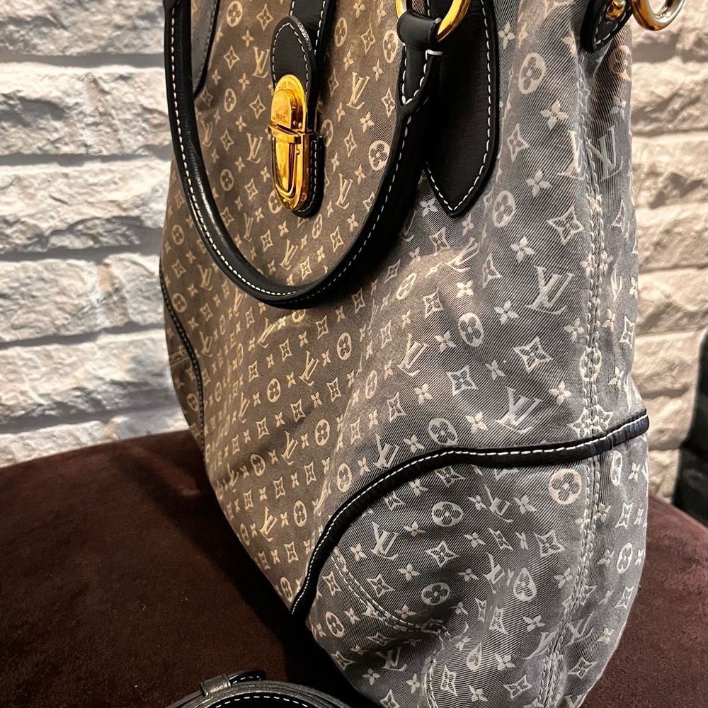 Louis Vuitton
Monogram Idylle Elegie - Picture 13 of 17